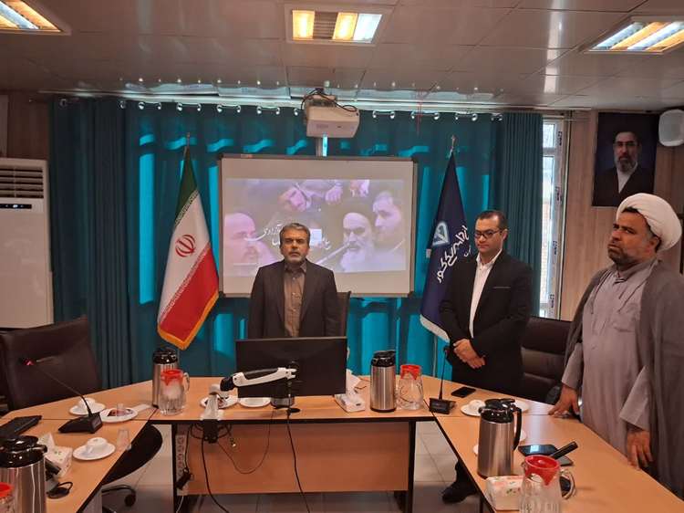 گزارش تصویری آیین تجلیل از ایثارگران، رزمندگان و خانواده‌های شهدای اداره کل دامپزشکی استان اصفهان در هفته دفاع مقدس